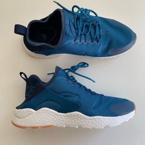 Women’s Nike Huarache Run Ultra